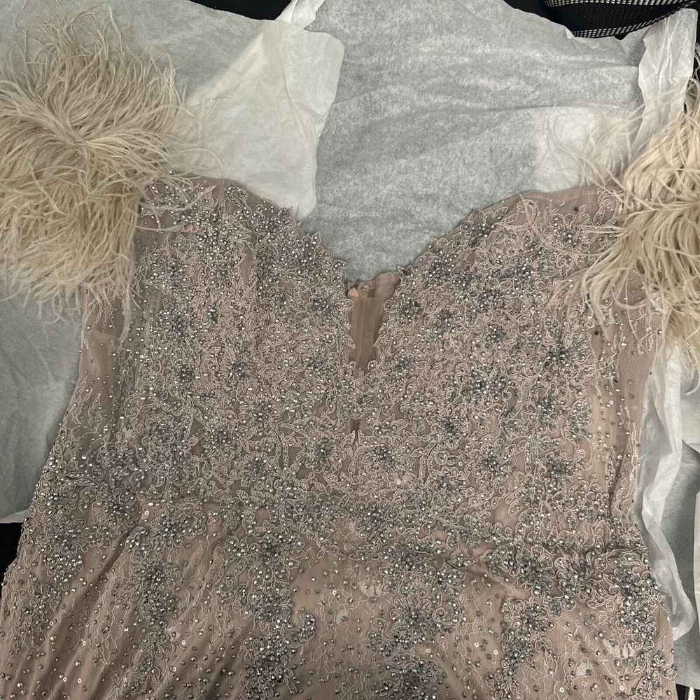 NWT MAC DUGGAL [ 16 ] 20246 Feathered Crystal Embellished Sleeveless Gown‎ Lilac - Picture 8 of 8
